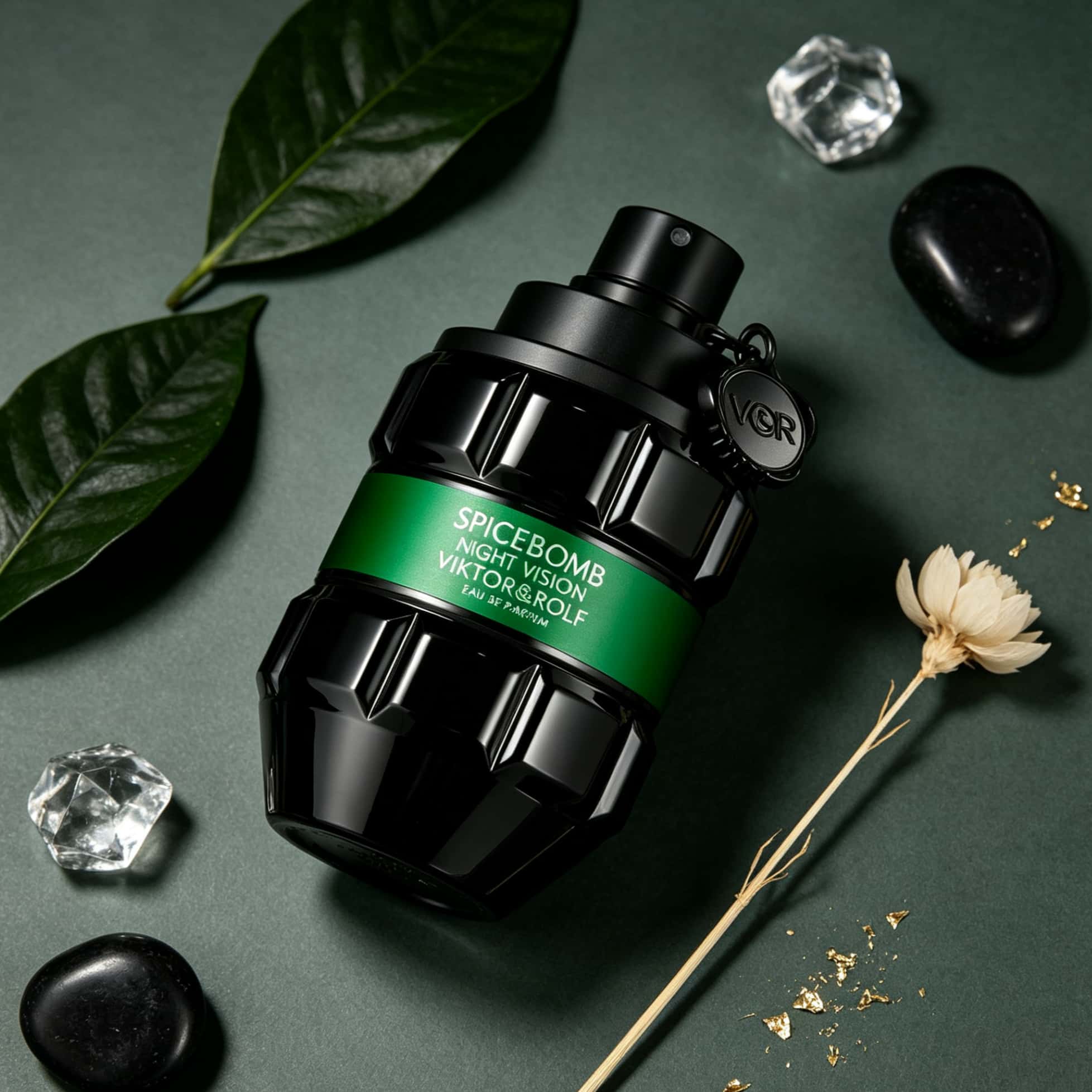 ヴィクトール＆ロルフ ナイトビジョン EDP メンズ香水、黒 - Men'S Fashion Perfume のレビューと価格