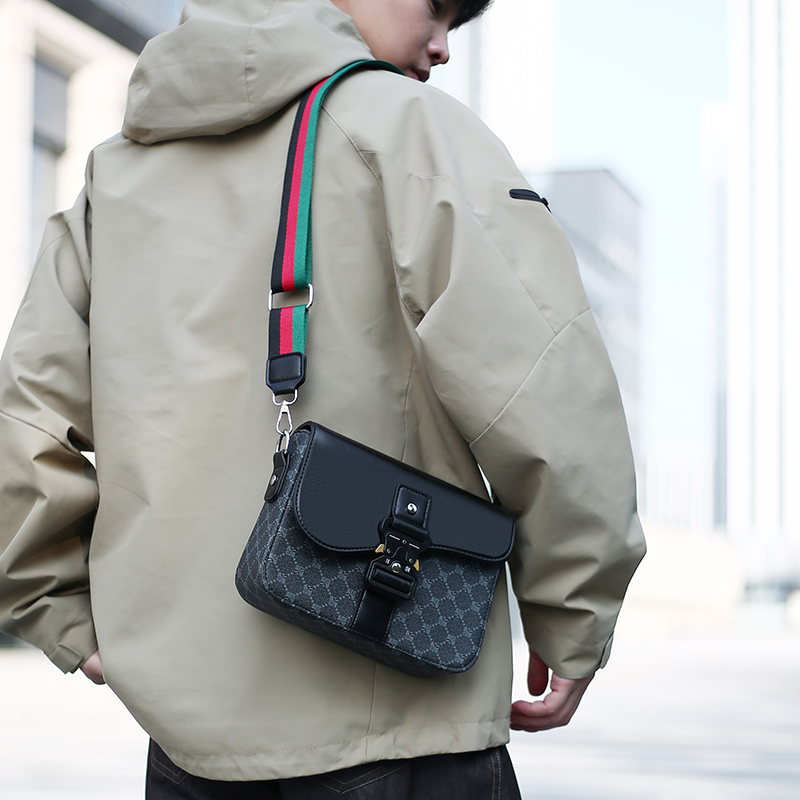 おしゃれなジャカード柄メンズクロスボディバッグ、高級感のある - Fashion Harness Men のレビューと価格